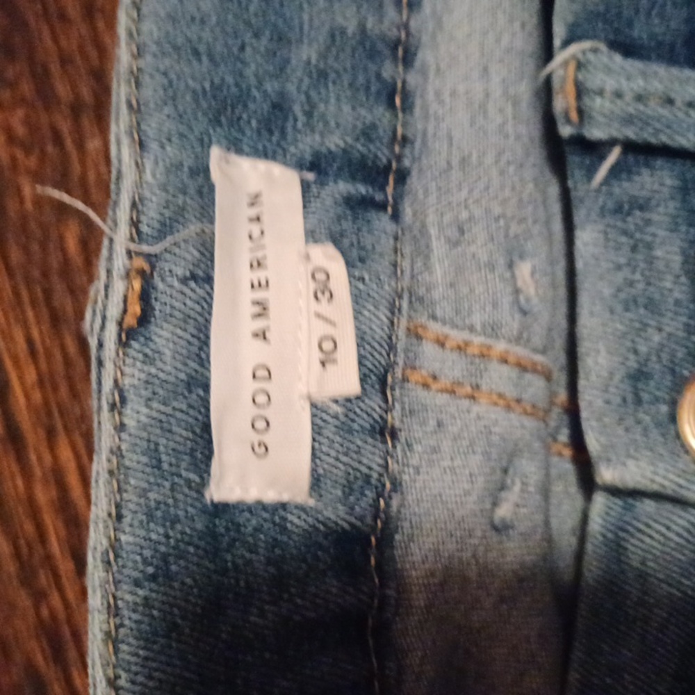 Good American Cropped Raw Hem Distressed Skinny Jeans - Picture 3 of 4